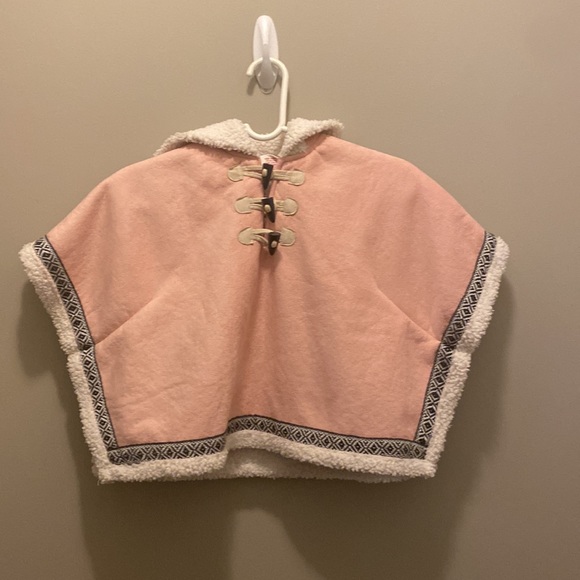 Toddler poncho size 4T - Picture 2 of 4